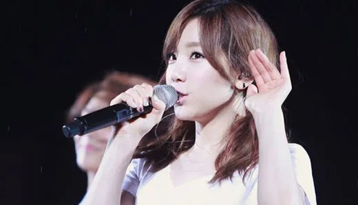 金泰妍边伯贤接吻照：金泰妍边伯贤感情经历