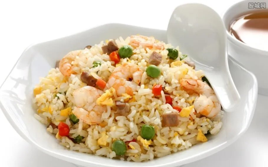 抹布回收剩菜再卖 学生食品安全让人担忧