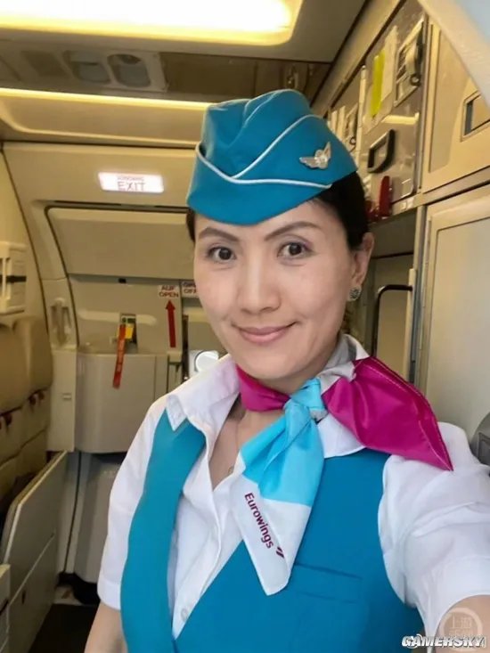 50岁华人女子应聘空姐被3家航司录取 健身10年曾当过内衣模特