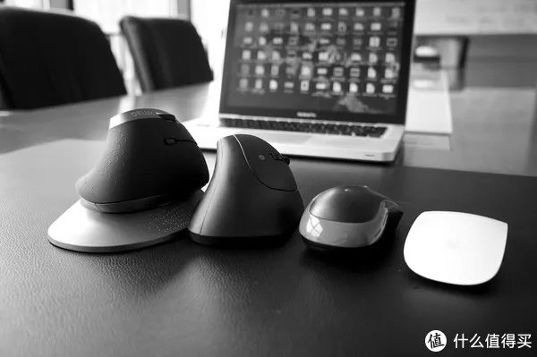垂直鼠标到底是什么？多彩M618X，让你远离药味猪手的“鼠标手”！