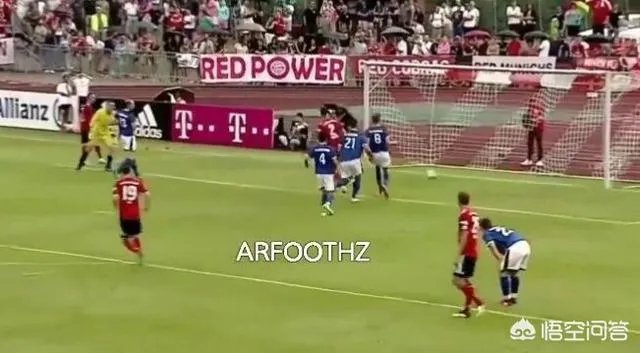 友谊赛变实况足球游戏,拜仁20:2大胜对手,你怎么看?