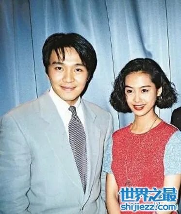 时隔20年周星驰朱茵再次相见，爱恨情仇都已释怀 