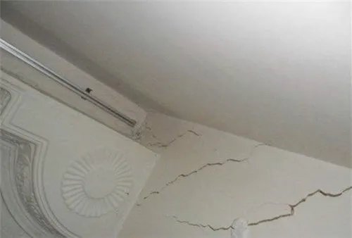 房屋墙面开裂怎么处理