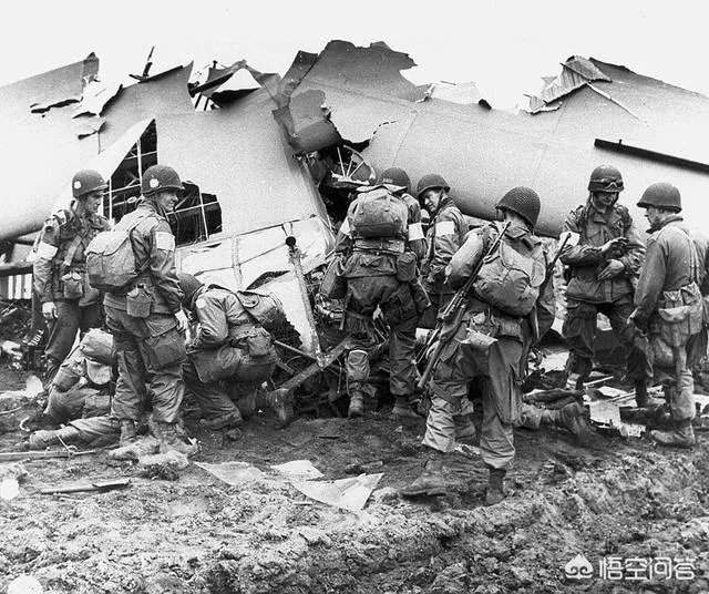 二战中,降落在敌占区的伞兵是如何重新集结的?