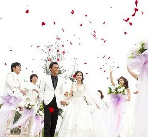 明道陈乔恩婚纱照唯美 两人声称太熟不来电