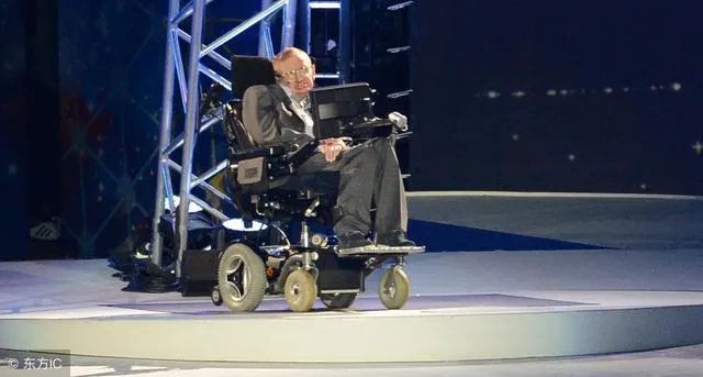 巴黎球星内马尔致敬霍金引发争议，这是为什么？