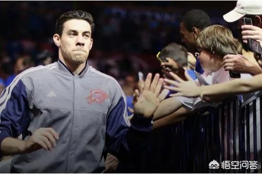 怎么看待杜兰特参加科里森球衣退役仪式？