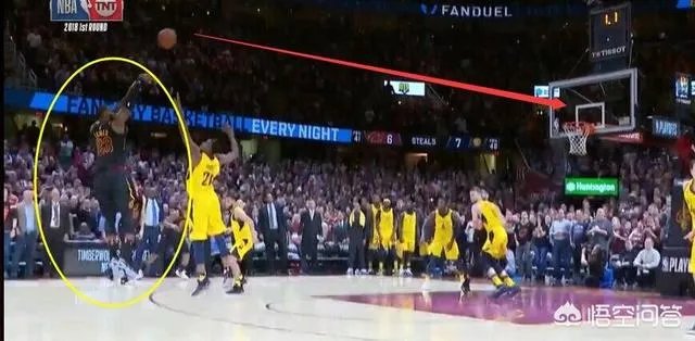 詹姆斯中场三分绝杀
