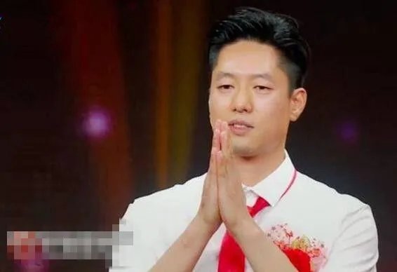 如何看待演员凌潇肃开通微博这一事件？