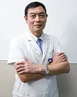 男大学生求职被打玻尿酸