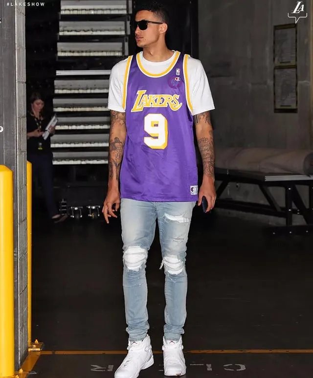 湖人加时以122:112战胜马刺,本赛季横扫马刺,你怎么看这场比赛?