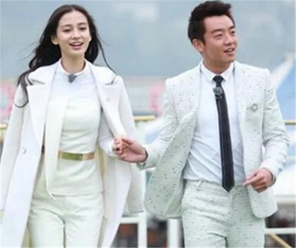 杨颖被郑恺强吻看过胸部真的吗图片 郑恺承认过喜欢baby证据扒皮