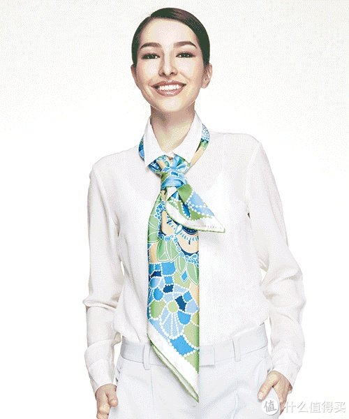 技多不压身！小丝巾的5种经典系法！是时候为女友学起来了！建议收藏！