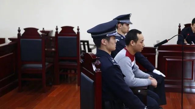 男博士网上征婚，6天被骗7400元，骗子也是个男的，你怎么看？