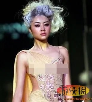 柳岩透视装爆乳极尽魅惑 盘点内衣外穿的女星们