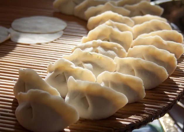 河北一男童除夕夜为坚守岗位父亲送饺子是怎么回事？