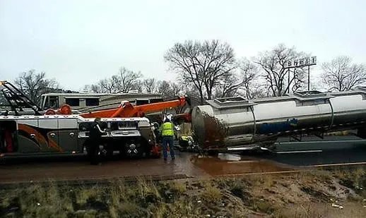 18吨巧克力流成河是怎么回事：事件始末甜蜜的灾难