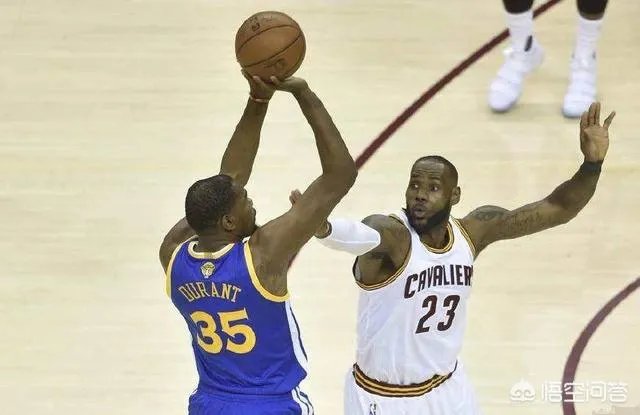 如果杜兰特续约勇士，建立王朝，历史地位能超詹姆斯吗？