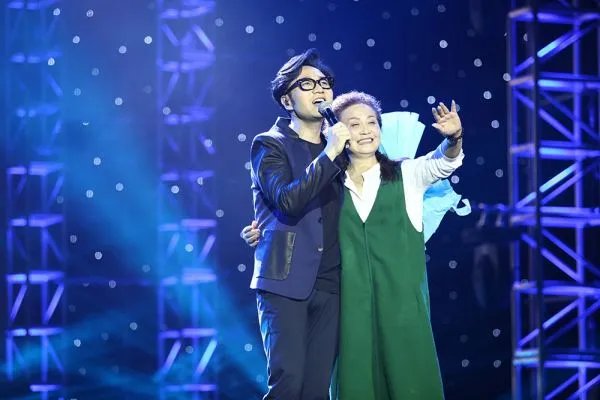 歌词是妈妈说人生苦短,谁知道这是什么歌