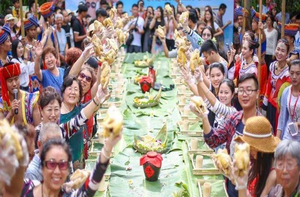 游客三亚吃鸡比赛是怎么回事？