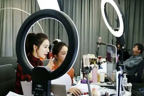 网络主播第一波补税潮来了，哪些人需要补款交税？