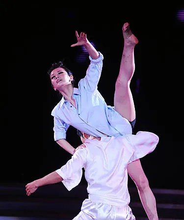 舞动奇迹第三季冠军 金晨黎诺懿问鼎冠军