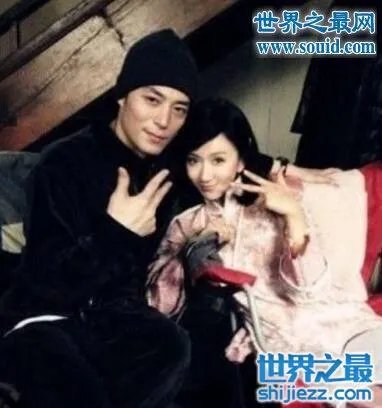 娄艺潇潜规则照片曝光，现实版胡一菲不需要潜规则 